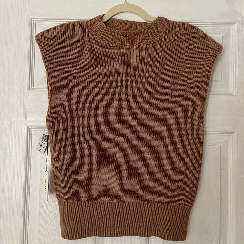 NEW WITH TAGS Aritzia Hazlitt Sweater Vest